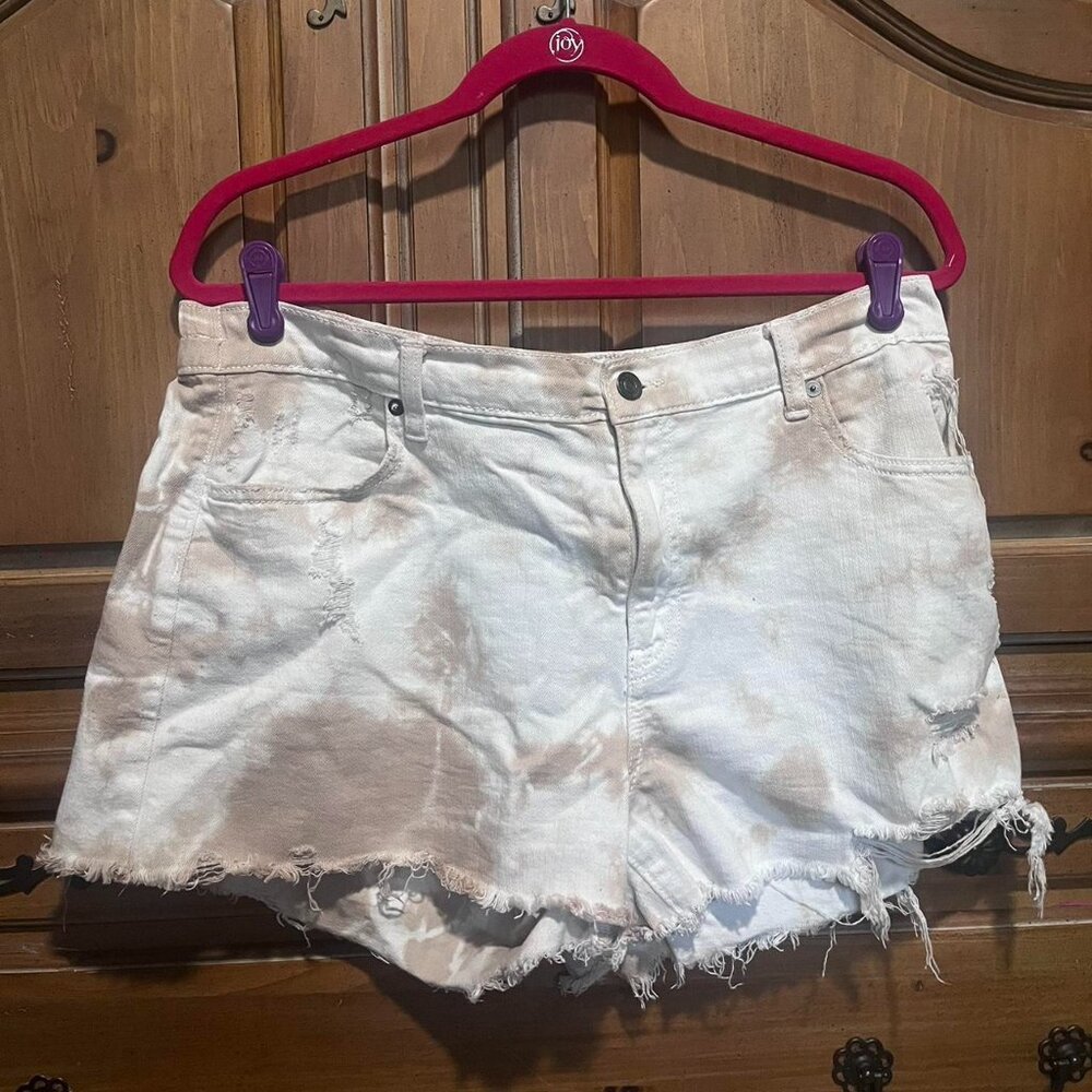 Aerie Women's White and Brown Shorts‎